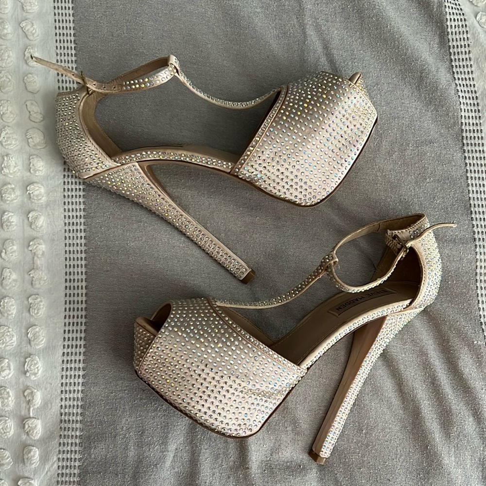 8M Steve Madden Heels